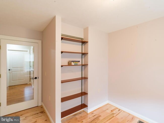 Building Photo - 2616 Greenport Dr