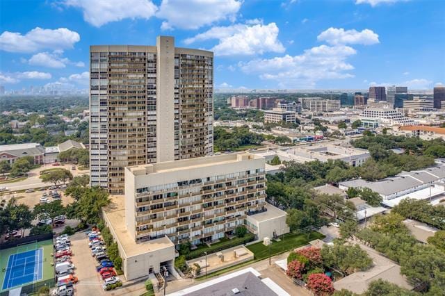 Building Photo - 6211 W Northwest Hwy