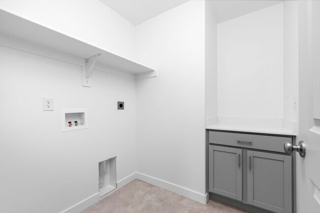 Building Photo - PAY NOTHING UNTIL JULY 1ST! Brand New 2-bed, 2.5-bath Townhome Available Now