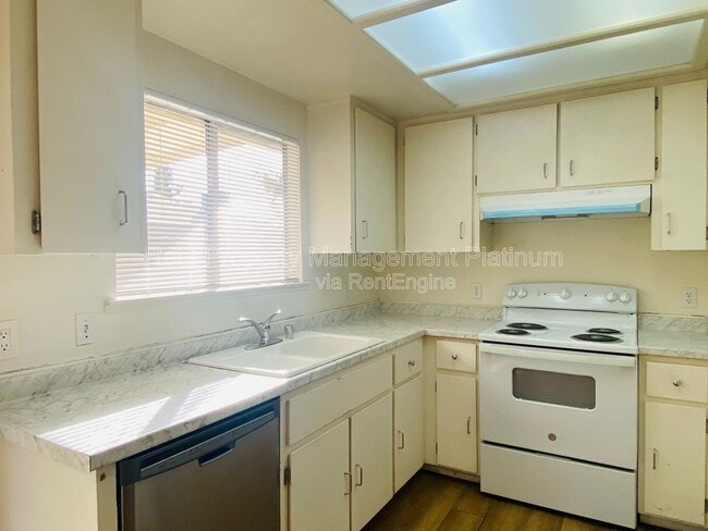 Building Photo - 2967 Terry Ave