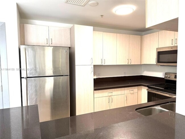 Building Photo - 185 SE 14th Terrace