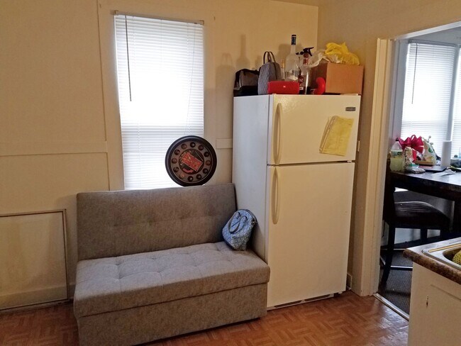 Building Photo - nre1215