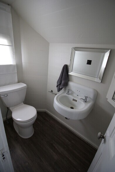 Half Bath - 204 Northeast 5th Avenue