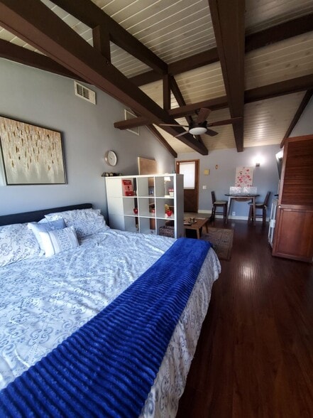 Building Photo - 2471 E Canal Dr