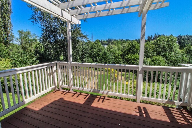 Building Photo - 2bed/2bath Lake Boren Townhome with greenbelt and lake views! Prime Newcastle Location.