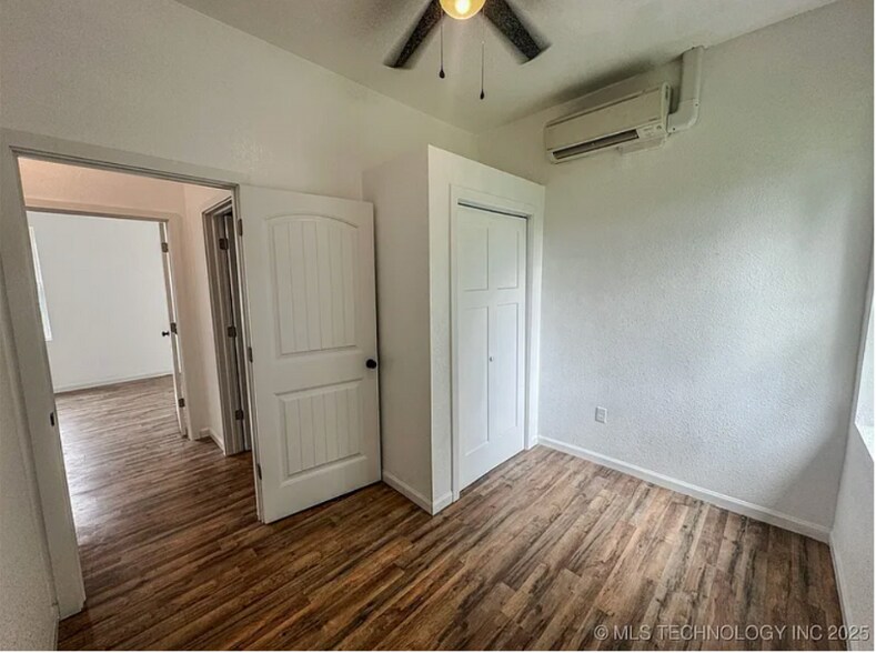 Building Photo - 918 Coy Ave