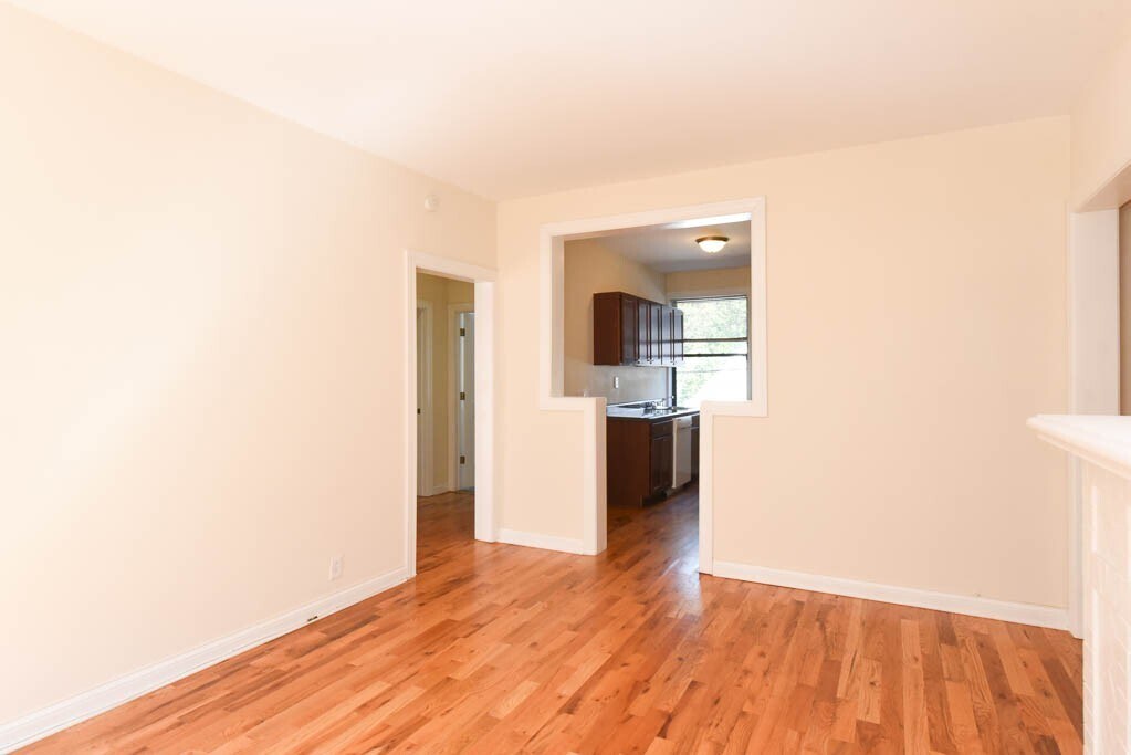 Building Photo - 1314 Oak Ave