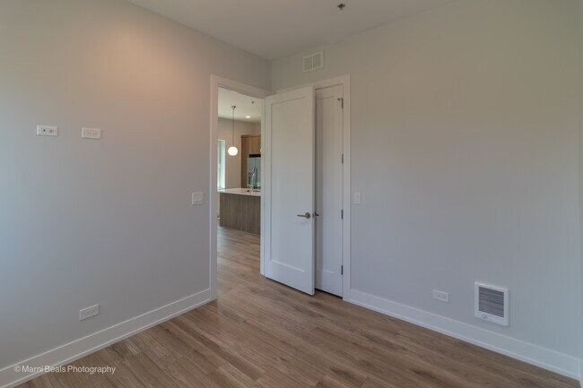 Building Photo - 6302 S Champlain Ave