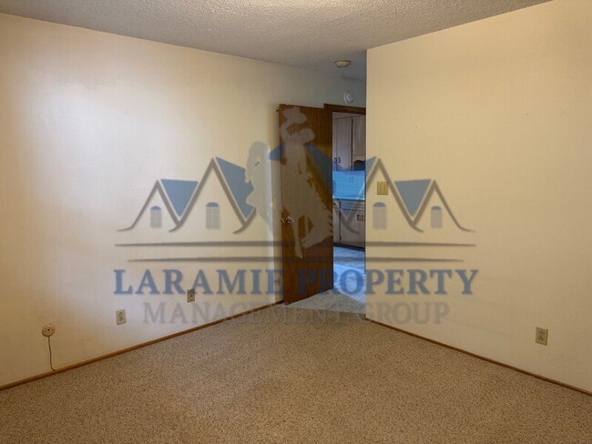 Building Photo - 610 S 6th St