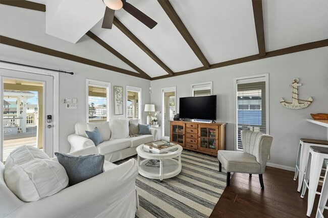 Building Photo - 16603 Jamaica Cove Rd