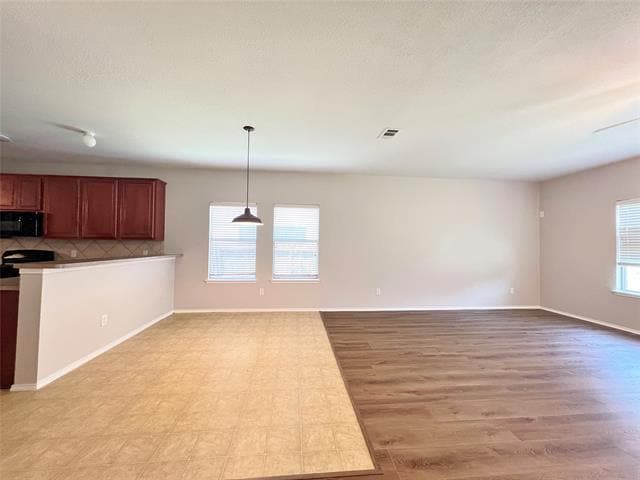 Building Photo - 3104 Kennedy Dr