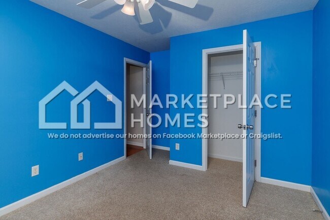 Building Photo - 512 Marble Falls