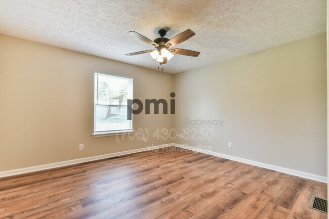 Building Photo - 138 Sunset Oaks Dr