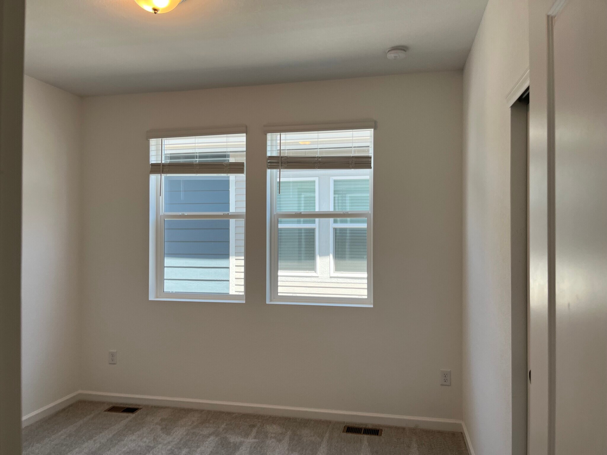 Building Photo - 1910 Rosen Dr