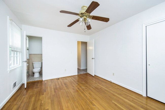 Building Photo - Charming 3BR Home with Hardwood Floors, Fireplace & Bright Living Spaces in Midlothian