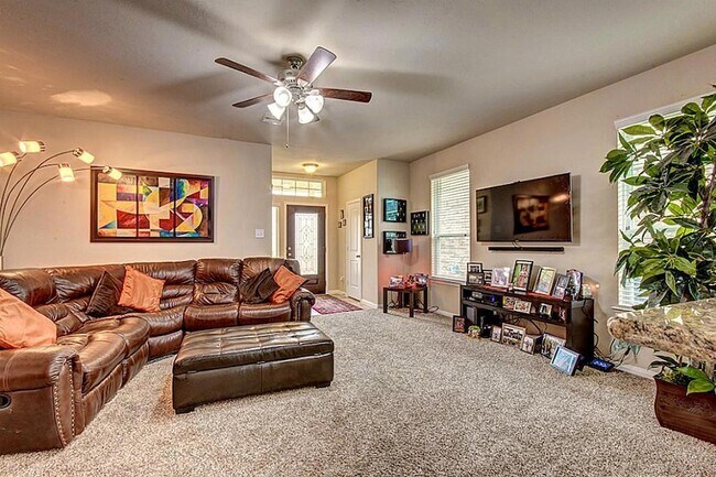 Building Photo - 1251 S Maple Dr