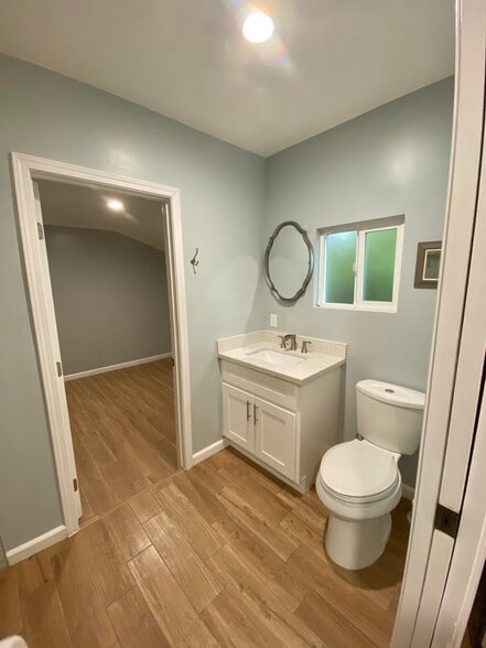 Building Photo - 13964 Mar Vista St