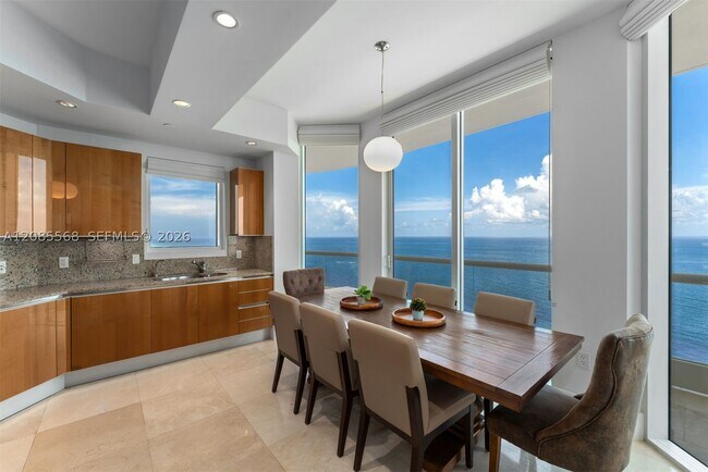 Building Photo - 16047 Collins Ave