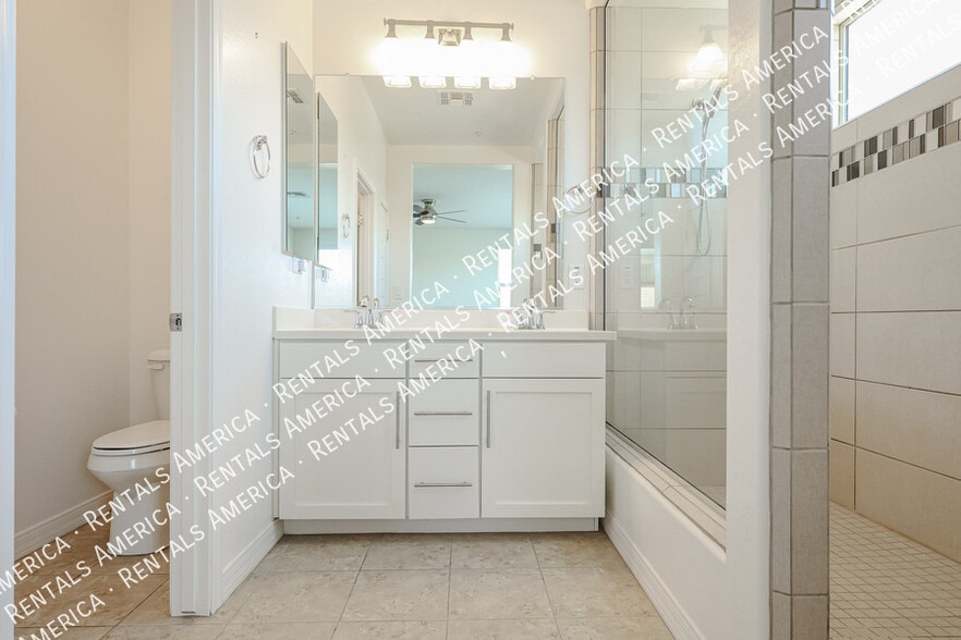 Building Photo - 3710 E Lodgepole Dr