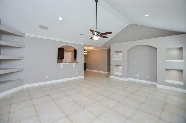 Building Photo - 18818 Driftwood Springs Dr