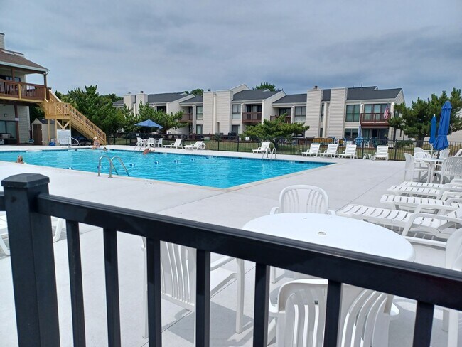Building Photo - Ocean Park/Water Oaks Condominium