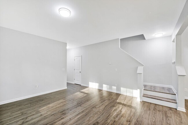 Building Photo - Brightleaf at the Park Townhome!