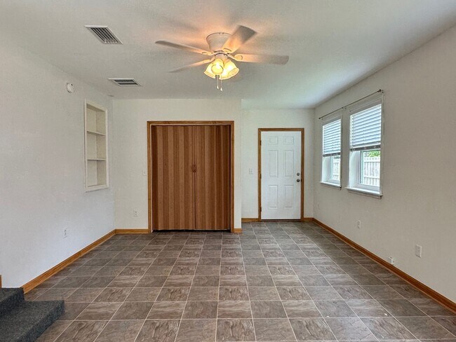 Building Photo - Beautiful Sunsets! Close to Historic District, Shopping & Beaches!