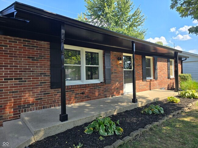 Building Photo - 2115 Dawnshire Dr