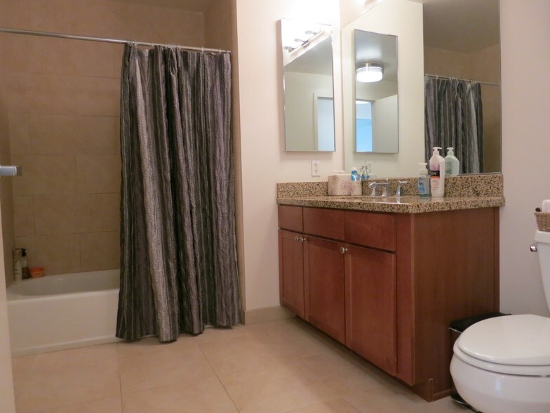 Bathroom - 175 W St James St