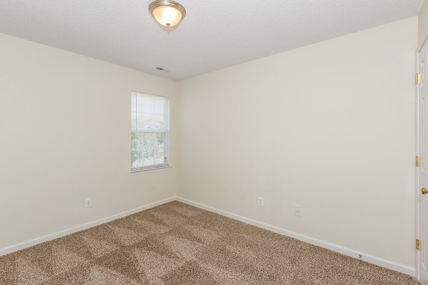 Building Photo - 12527 Autumn Blaze Dr