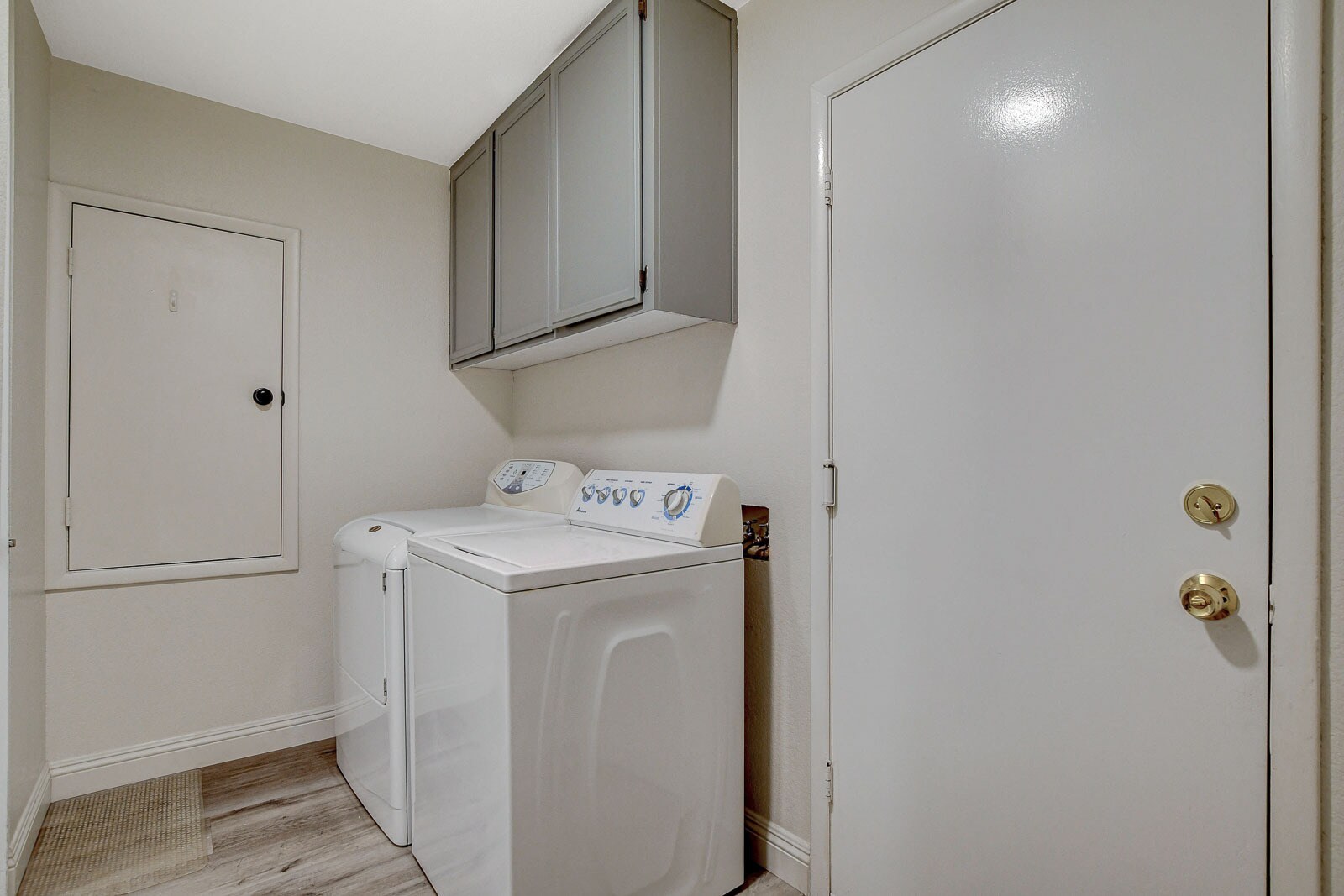 Building Photo - 2224 Lucerne Ct