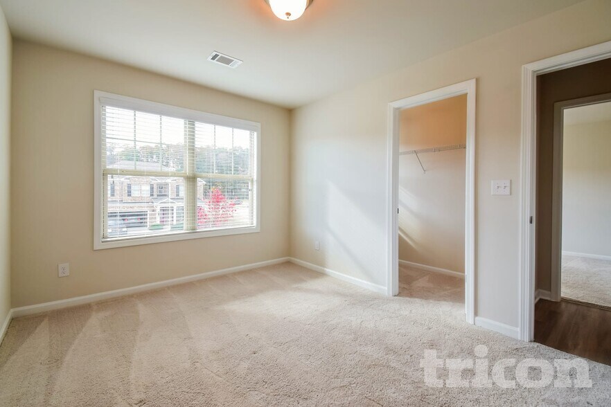 Building Photo - 4020 Bella View Ln