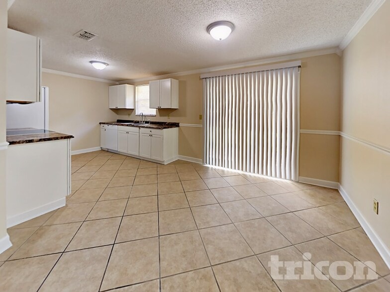 Building Photo - 1227 Cimmaron Dr