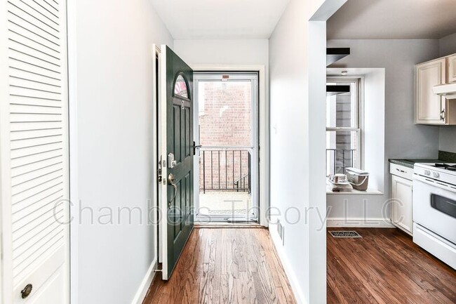 Building Photo - 306 S Wayne St