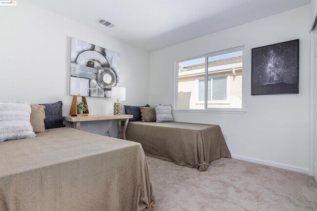 Building Photo - 411 Canyon Ct