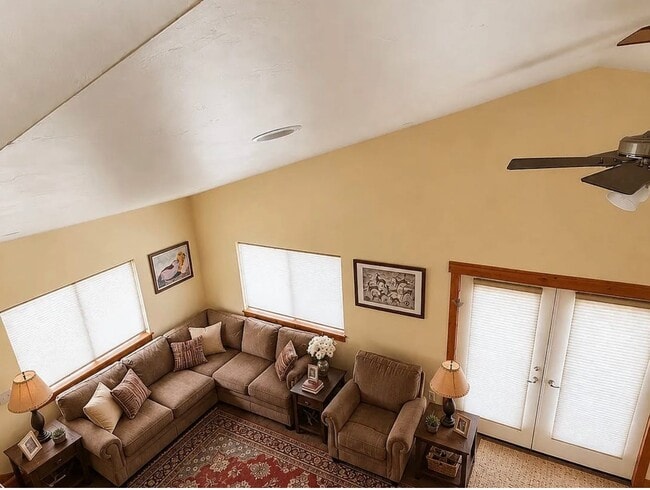 Building Photo - 728 Aspen Grove St