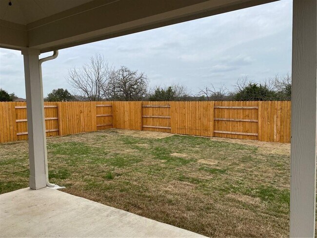 Building Photo - 652 Pheasant Hill Ln