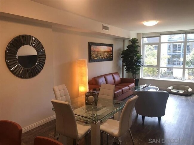 Building Photo - 1431 Pacific Hwy