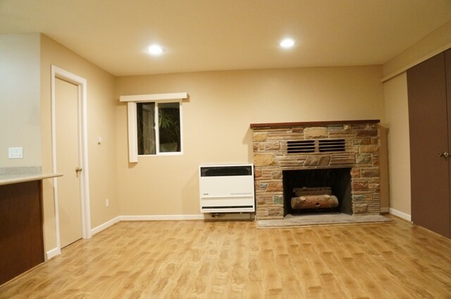 Primary Photo - 596 S Mentor Ave