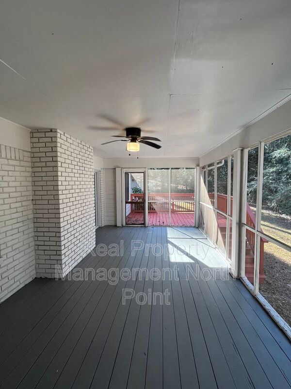 Building Photo - 3434 Palace Ct