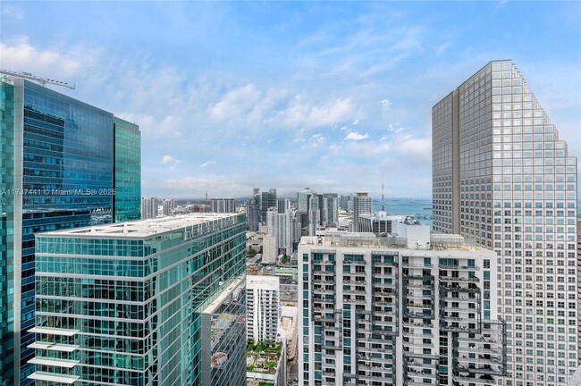 Building Photo - 300 Biscayne Blvd Way