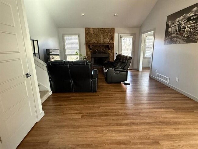 Building Photo - 4472 Calumet Dr NW