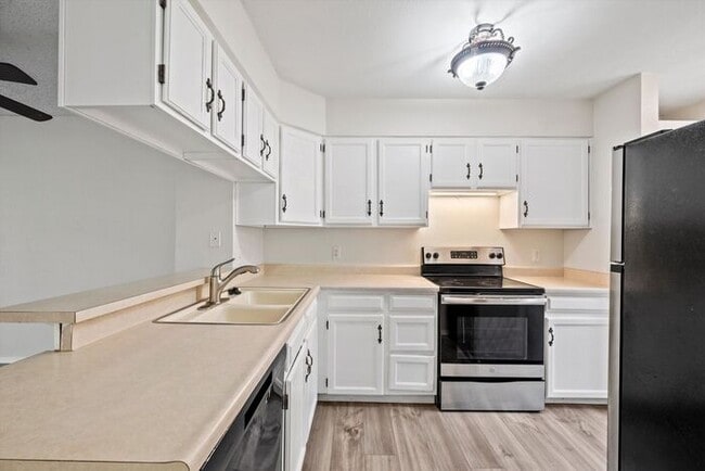 Building Photo - Beautiful 2-Bedroom Westminster Townhome with Private Patio