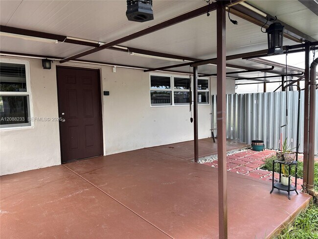 Building Photo - 7050 SW 5th Ct