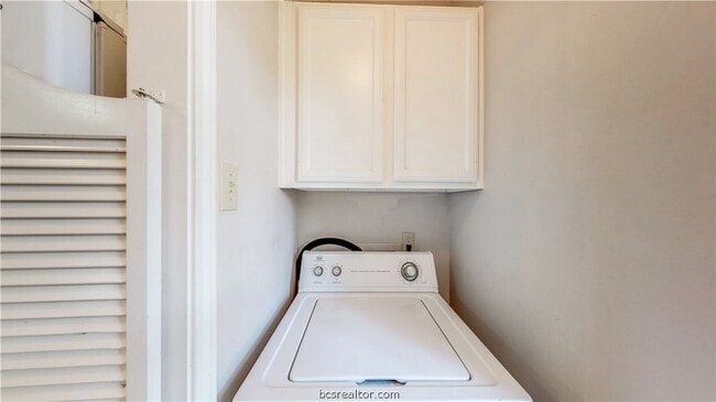 Building Photo - 1913 Woodsman Dr