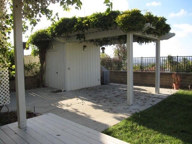 Building Photo - 4972 Overlook Dr