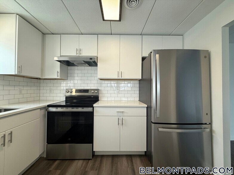 Building Photo - 55 Hill Rd