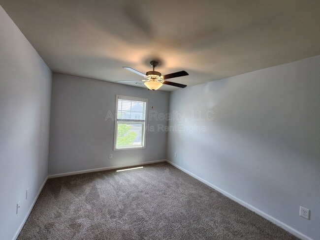 Building Photo - 5201 Pinnacle Walk