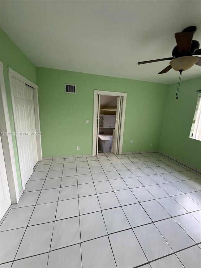 Building Photo - 9470 SW 79th St