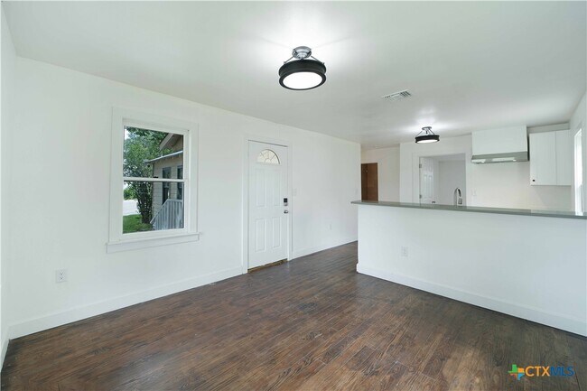 Building Photo - 414 Orange Ave